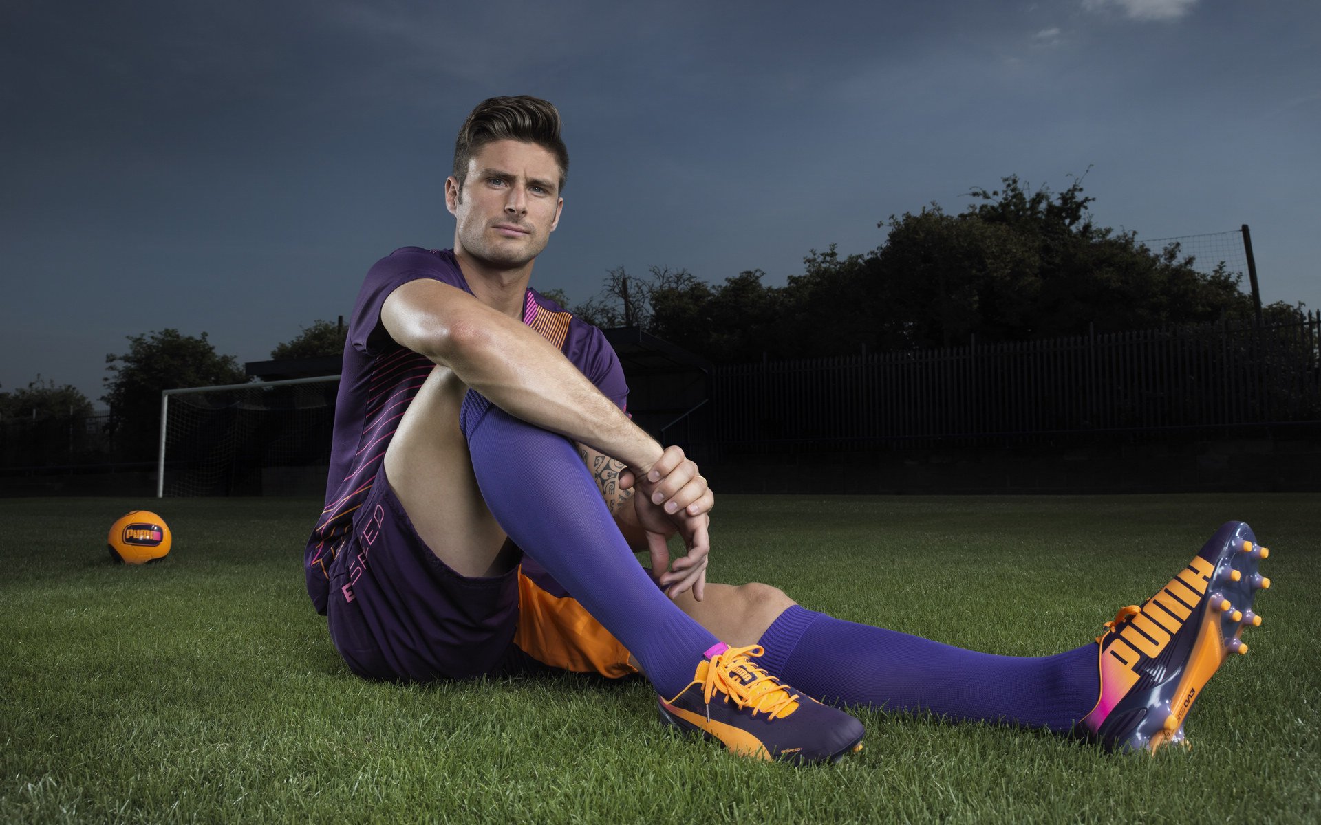 爱游戏中国-强侧逼抢引诱对方转移失误